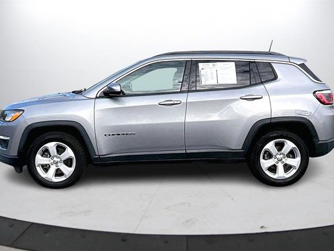 Certified 2019 Jeep Compass Latitude w/ Cold Weather Group image 5