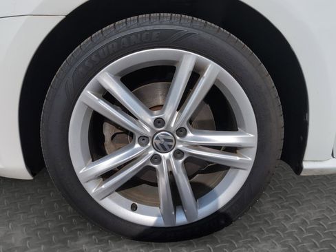 Used 2014 Volkswagen Passat 1.8T SE FWD image 11