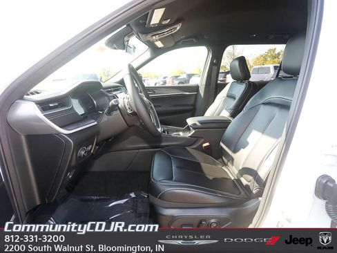 New 2025 Jeep Grand Cherokee L Limited image 10