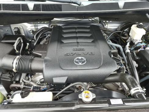Used 2018 Toyota Tundra SR5 w/ SR5 Upgrade Package AWD/4WD image 35