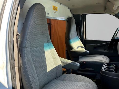 Used 2020 Chevrolet Express 3500 w/ Power Convenience Package RWD image 26