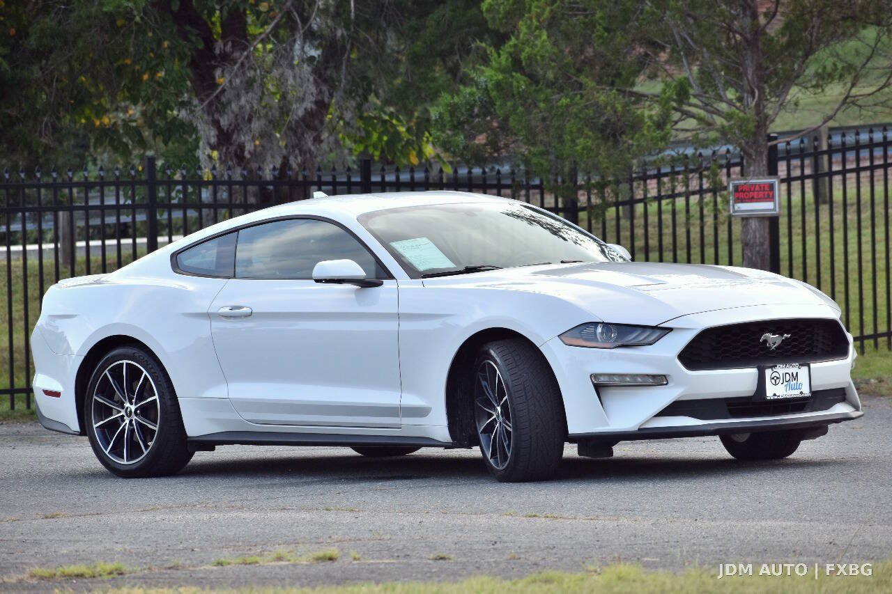 Used 2020 Ford Mustang Coupe w/ Equipment Group 101A RWD image 4