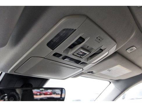 Used 2023 Toyota Highlander XLE image 26