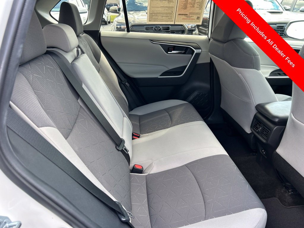 Used 2021 Toyota RAV4 XLE w/ Convenience Package FWD image 21