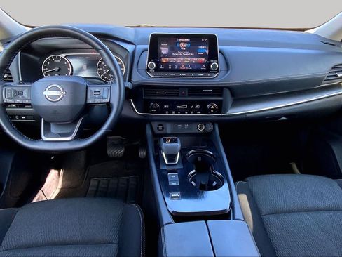 Used 2025 Nissan Rogue SV FWD image 16