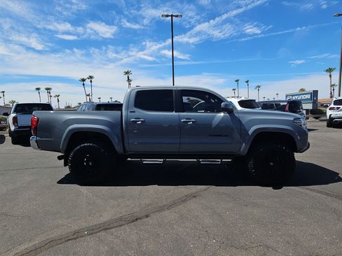 Used 2021 Toyota Tacoma SR5 RWD image 4
