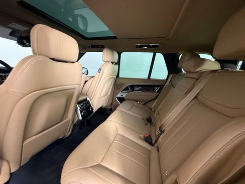 Used 2025 Land Rover Range Rover SE AWD/4WD image 25