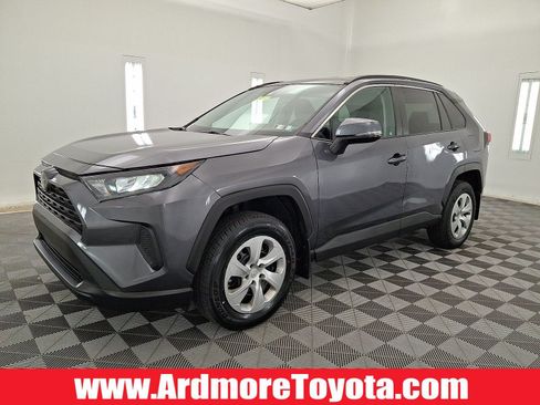 Used 2021 Toyota RAV4 LE AWD/4WD image 1
