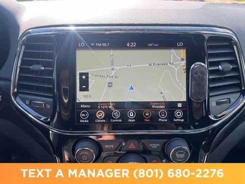 Used 2020 Jeep Grand Cherokee Altitude AWD/4WD image 23