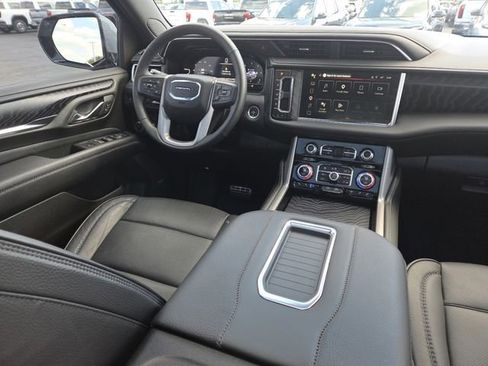 Used 2023 GMC Yukon Denali w/ LPO, Floor Liner Package AWD/4WD image 32