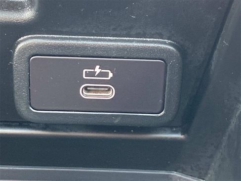 Used 2024 BMW 330i xDrive Sedan w/ Convenience Package image 22