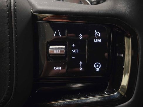 Used 2023 Land Rover Range Rover Sport SE Dynamic image 34