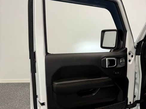 Used 2025 Jeep Wrangler Rubicon 392 image 53