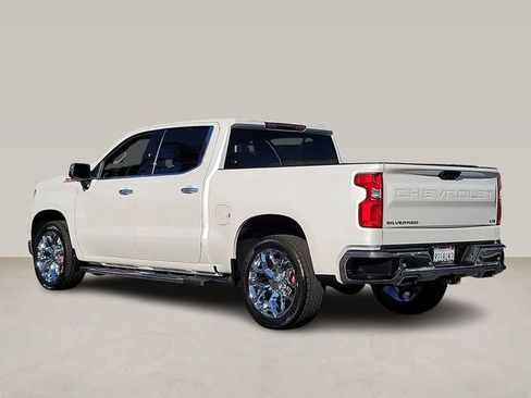 Used 2022 Chevrolet Silverado 1500 LTZ image 2