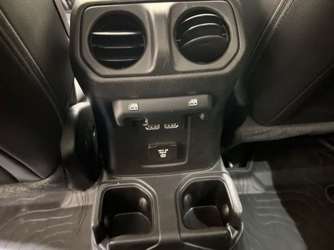 Used 2022 Jeep Gladiator Overland w/ Popular Equipment Package image 20