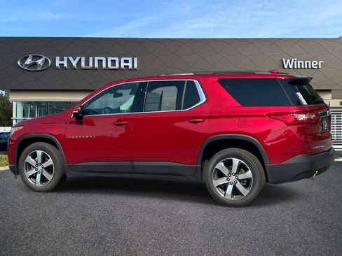 Used 2020 Chevrolet Traverse LT w/ LT Premium Package AWD/4WD image 2
