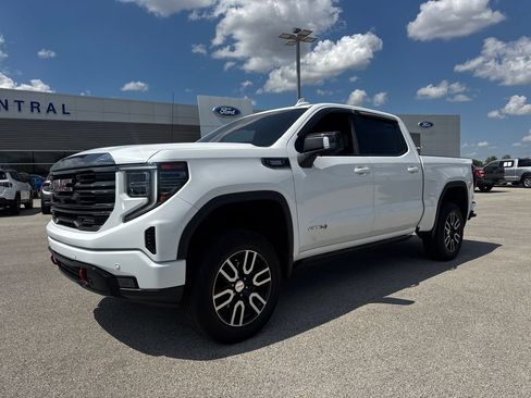 Used 2023 GMC Sierra 1500 AT4 AWD/4WD image 2