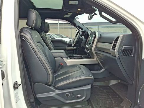 Used 2022 Ford F450 Platinum w/ FX4 Off-Road Package image 19