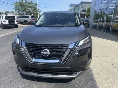 Used 2023 Nissan Rogue S AWD/4WD image 7