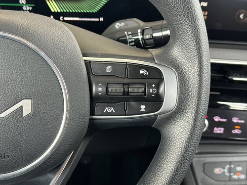 Used 2025 Kia K5 LXS FWD image 29