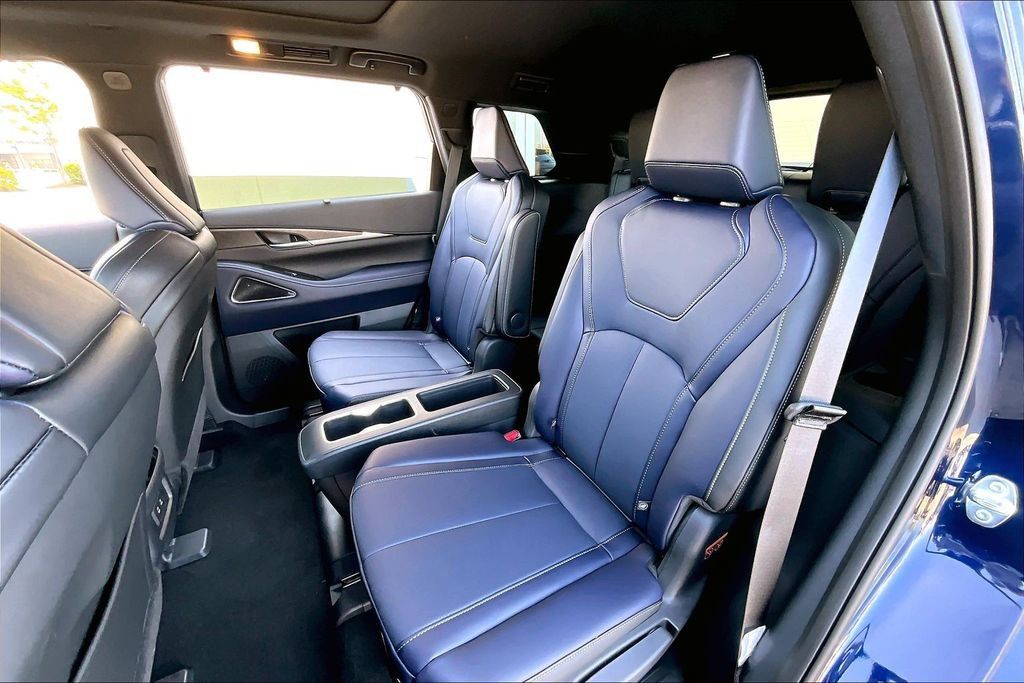 Certified 2026 INFINITI QX60 Sport w/ Dark Cargo Package AWD/4WD image 32
