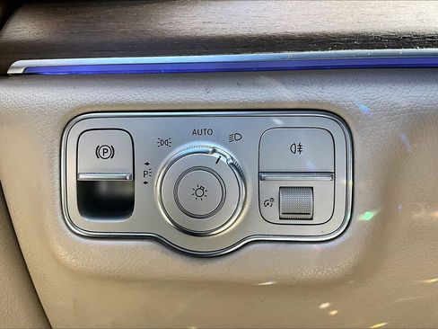 Used 2021 Mercedes-Benz GLS 450 4MATIC image 35