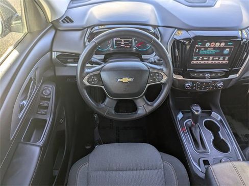 Used 2018 Chevrolet Traverse LT image 19