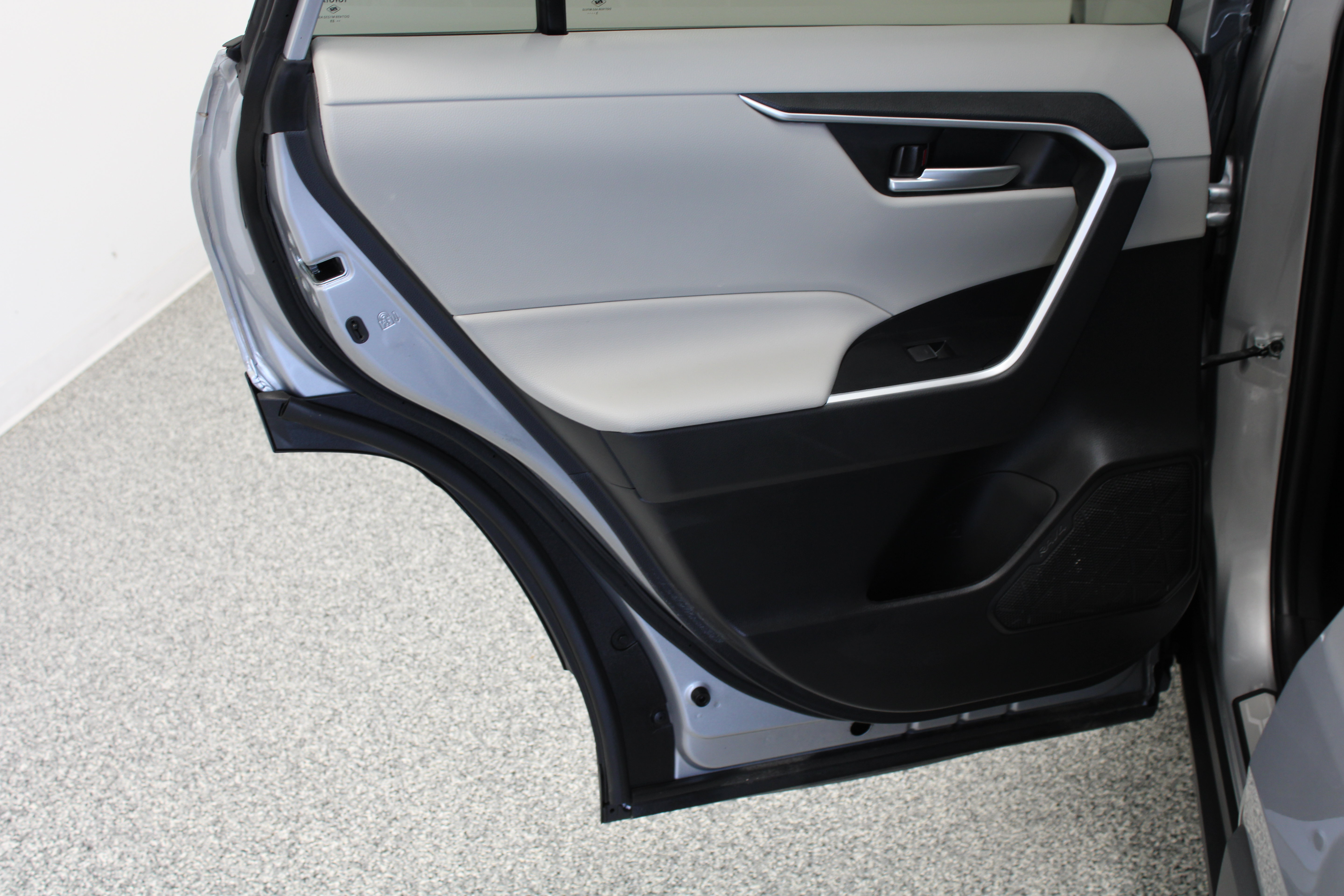 Used 2023 Toyota RAV4 XLE Premium FWD image 27