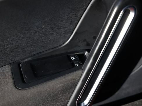 Used 2018 Volkswagen Beetle 2.0T S image 45