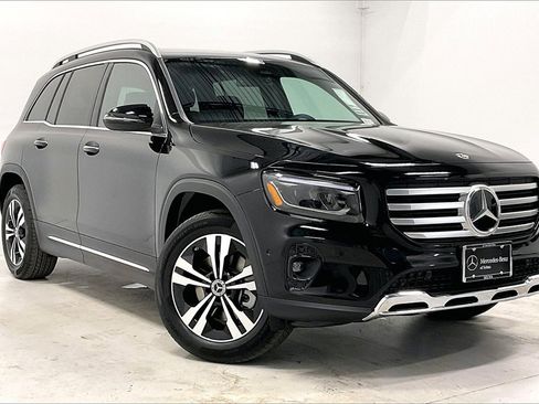 New 2025 Mercedes-Benz GLB 250 4MATIC image 1