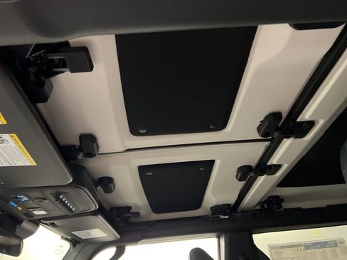 New 2026 Ford Bronco Heritage Edition AWD/4WD image 32