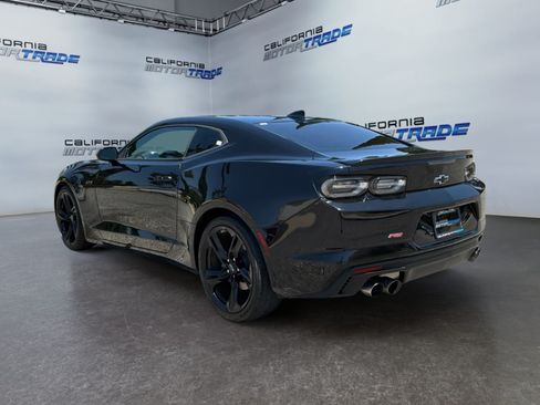 Used 2021 Chevrolet Camaro LT w/ RS Package RWD image 7