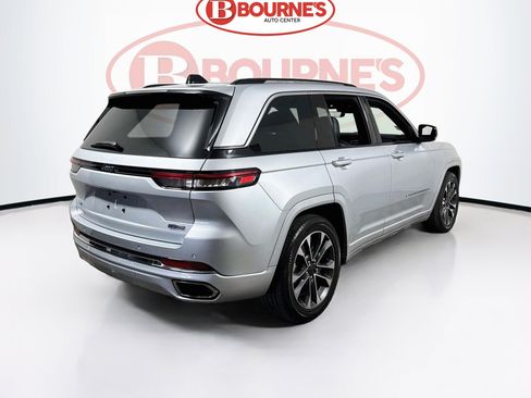 Used 2022 Jeep Grand Cherokee Overland image 12