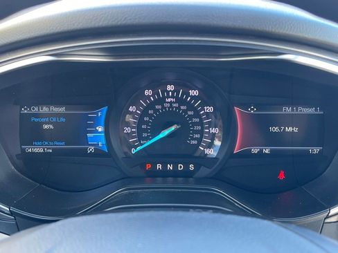 Used 2019 Ford Fusion SE image 9