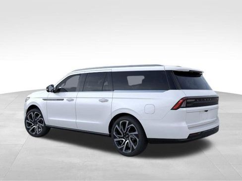 New 2026 Lincoln Navigator L Black Label AWD/4WD image 4