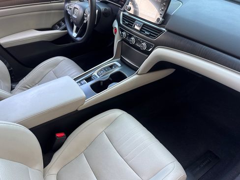 Used 2018 Honda Accord EX-L image 32