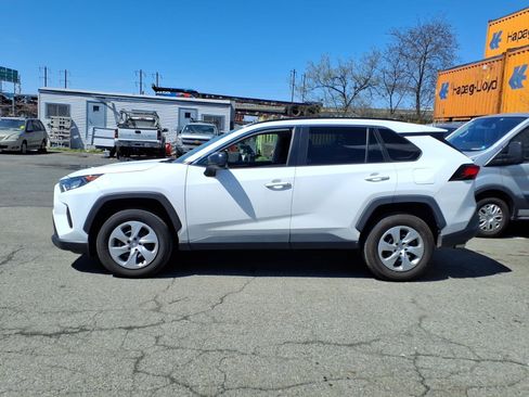 Used 2019 Toyota RAV4 LE image 4