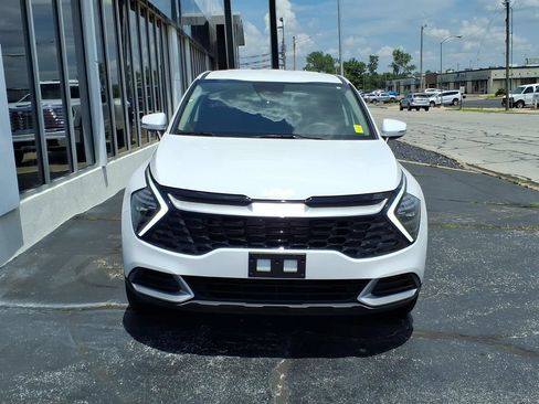 Used 2025 Kia Sportage EX FWD image 2