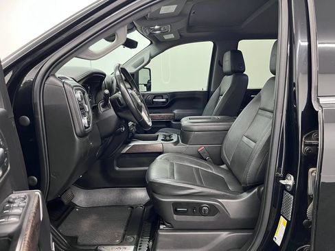 Used 2021 GMC Sierra 2500 Denali w/ Denali Black Diamond Edition AWD/4WD image 5