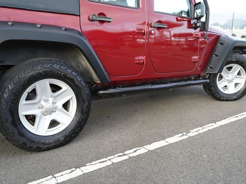 Used 2012 Jeep Wrangler Unlimited Sport AWD/4WD image 7