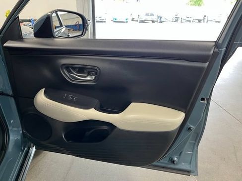 Used 2024 Honda HR-V LX image 12