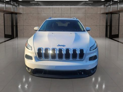 Used 2018 Jeep Cherokee Latitude Plus w/ Trailer Tow Group image 8