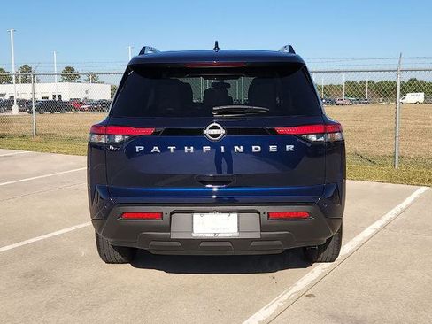 Certified 2025 Nissan Pathfinder SV image 6