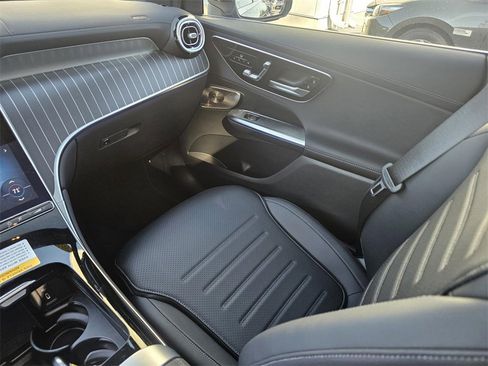 Certified 2025 Mercedes-Benz GLC 350e 4MATIC image 28