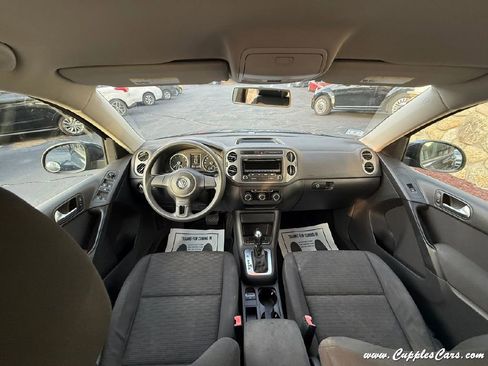 Used 2012 Volkswagen Tiguan S image 21