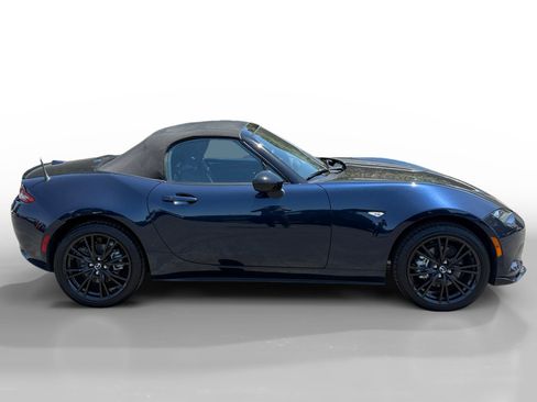 Certified 2025 MAZDA MX-5 Miata Club RWD image 6