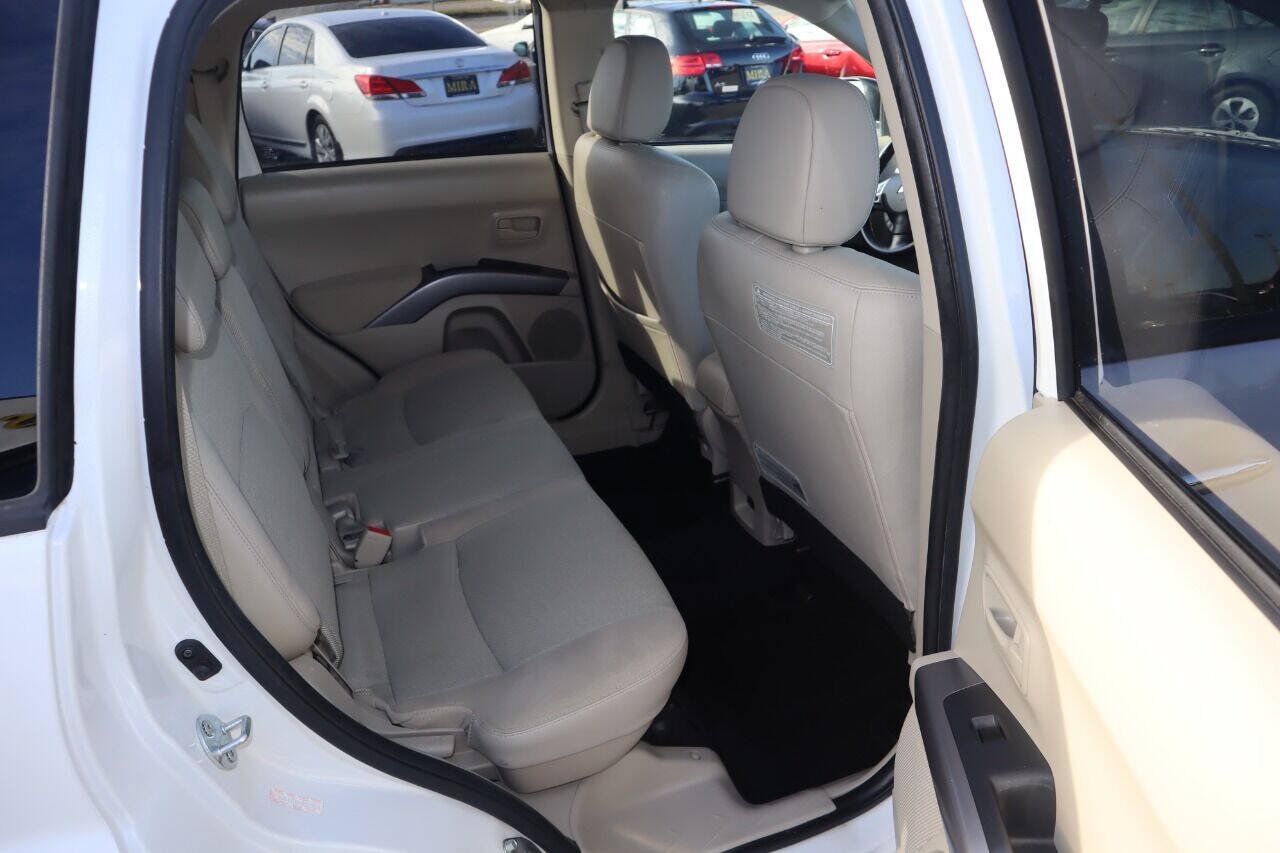 Used 2008 Mitsubishi Outlander SE FWD image 25
