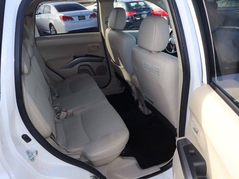 Used 2008 Mitsubishi Outlander SE FWD image 25
