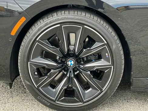 Used 2025 BMW i7 xDrive60 w/ Executive Package AWD/4WD image 33