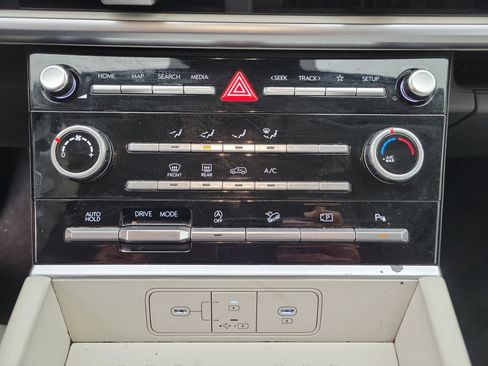 Used 2025 Hyundai Santa Fe SE image 11